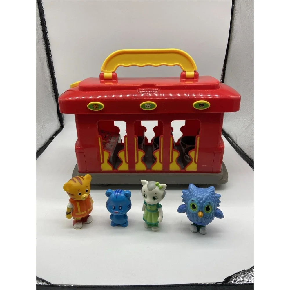 Daniel Tiger's Neighborhood Musical Trolley Mister Roger's Bus Toy (4) Figures